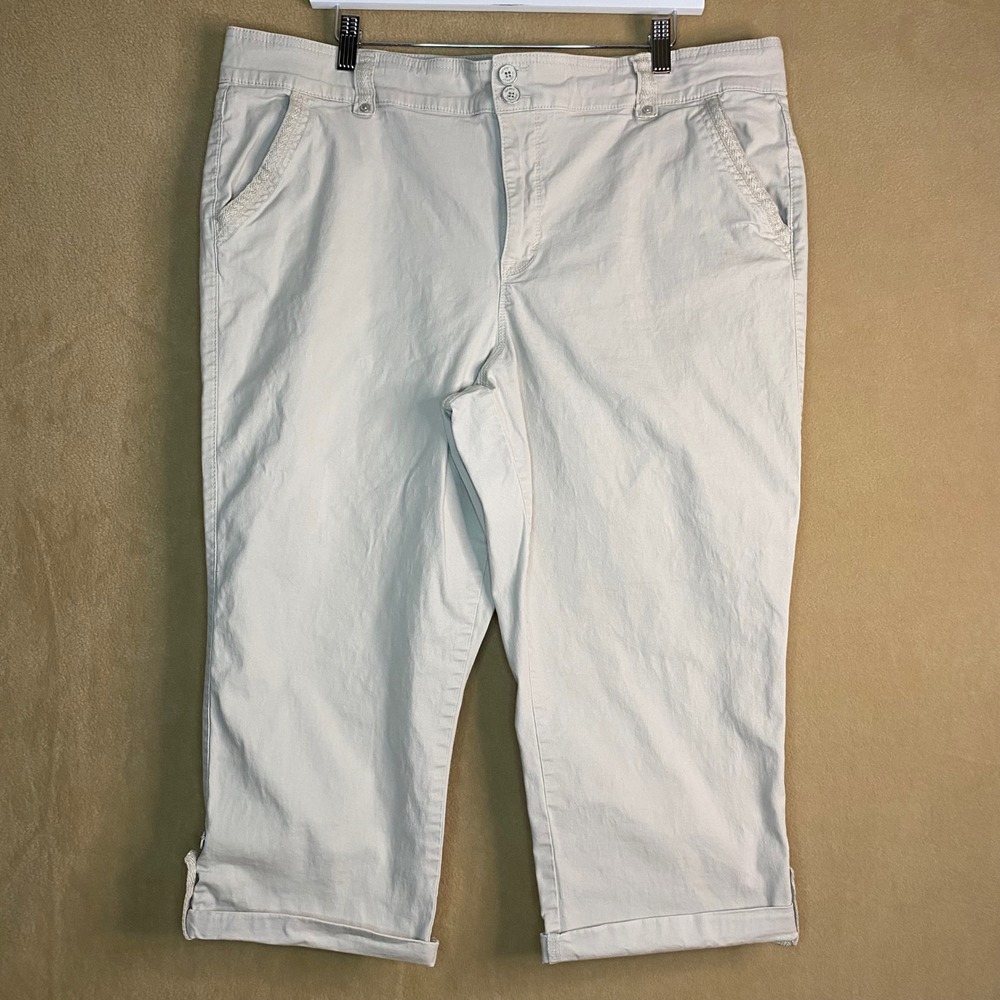 Gloria Vanderbilt Capri Pants Women Sz 18 Beige Slimming Effect Cropped‎ Khaki